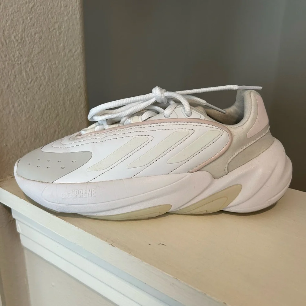 Adidas Originals Ozelia Low Top Athletic Running Shoes White GW1499 Youth 4.5